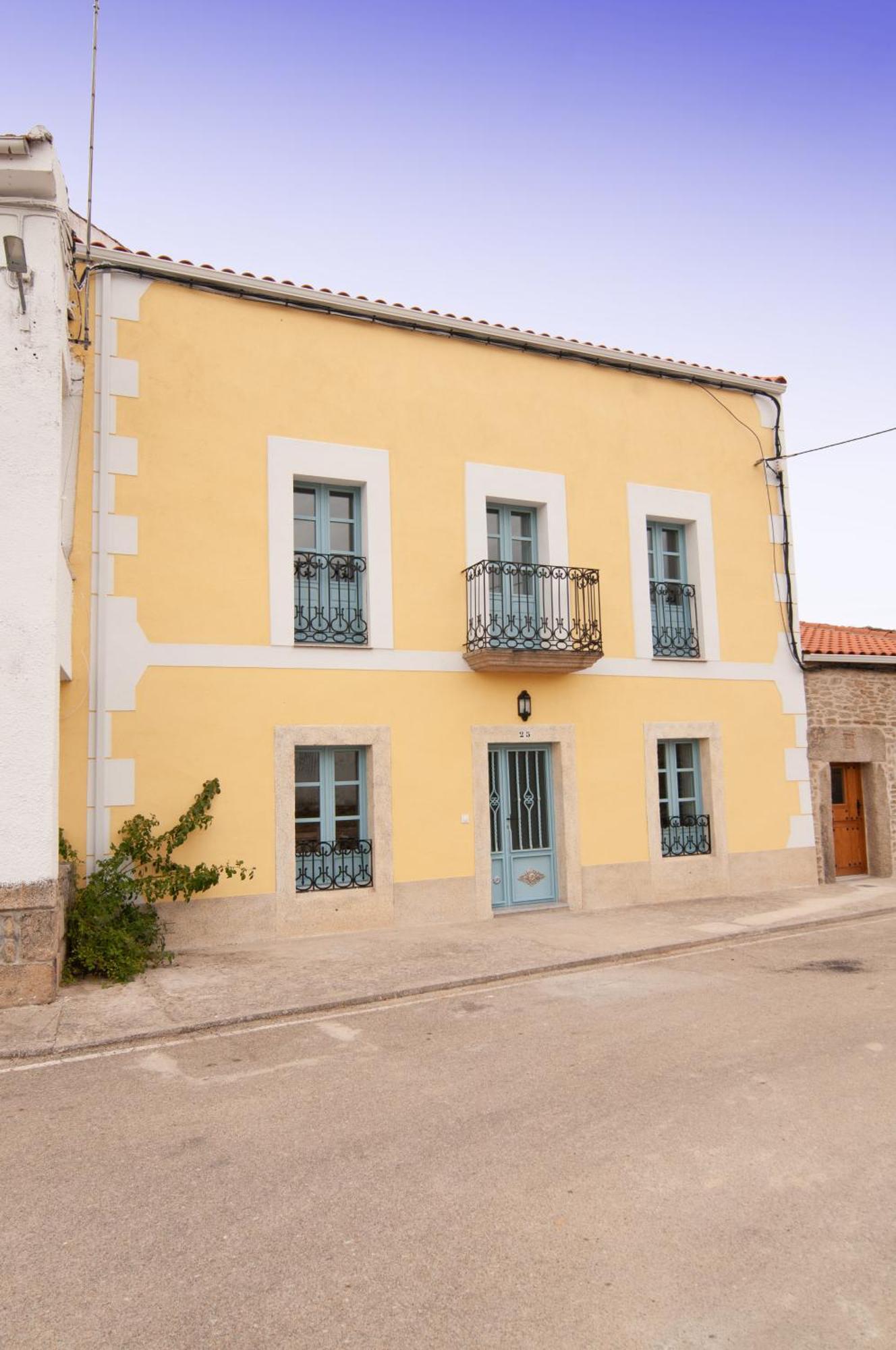 فيلا Casa Amarilla Arribes Cerezal de Penahorcada المظهر الخارجي الصورة